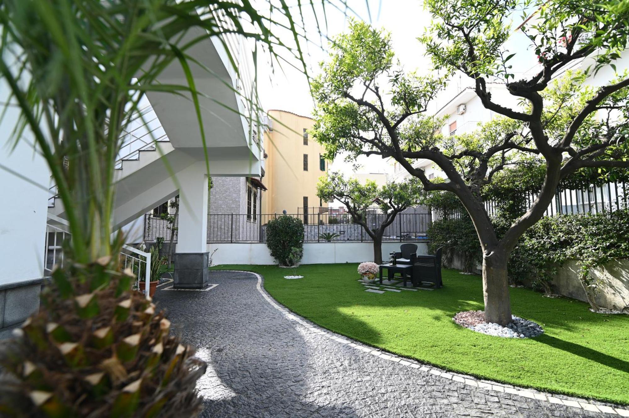 Slopes Suites And Spa Boscotrecase エクステリア 写真